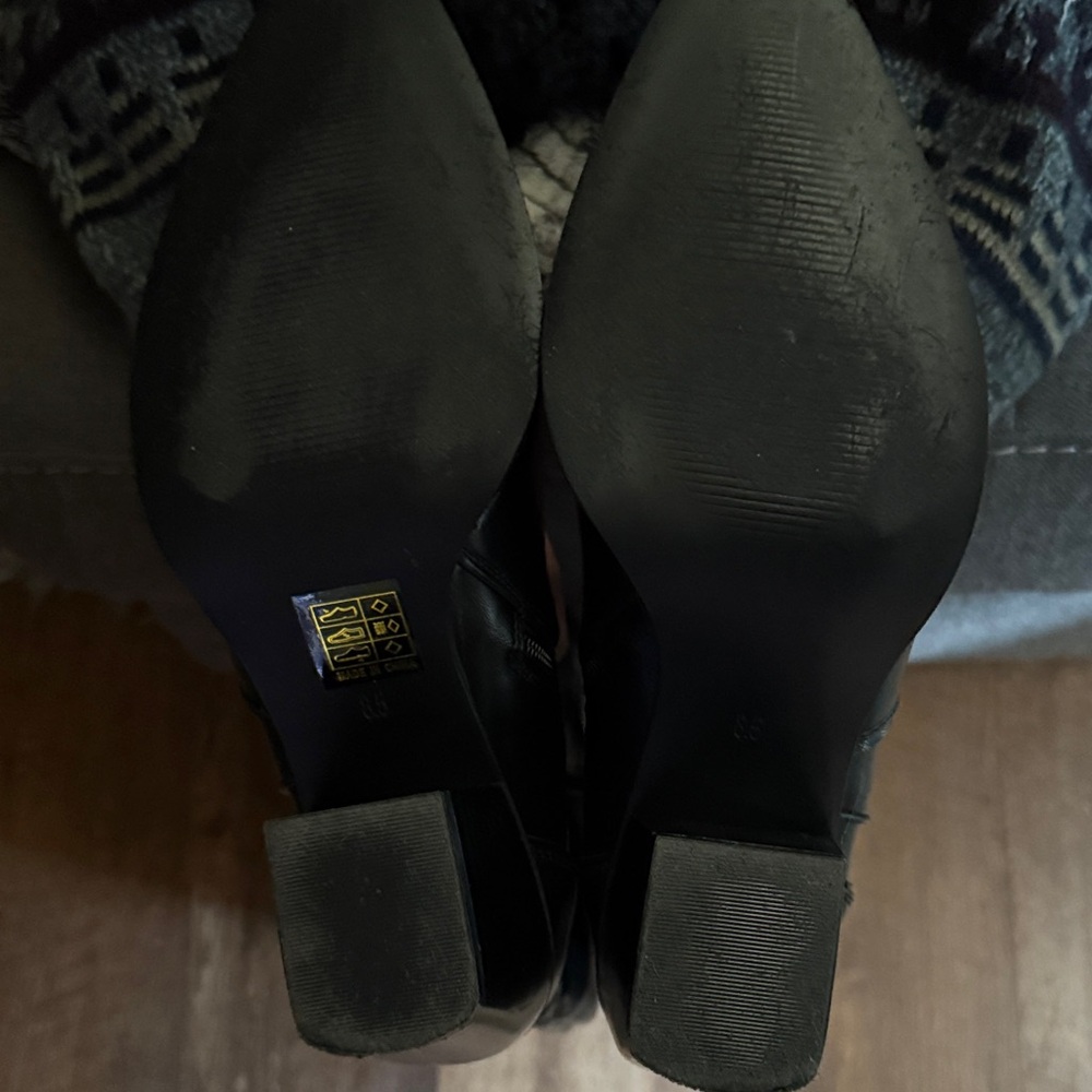 Dream Pairs Black Heeled Boots - Picture 7 of 8